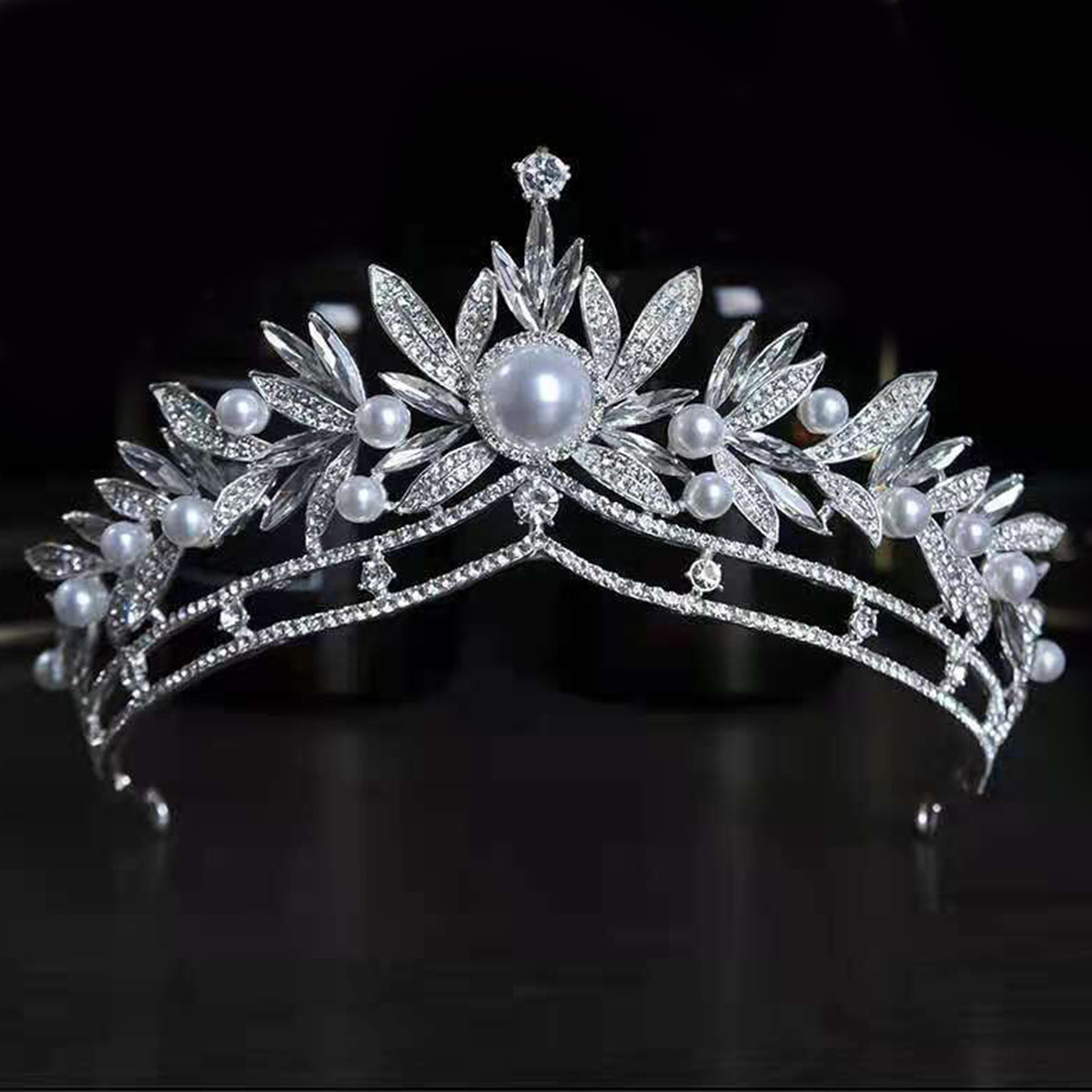 Silver‑Tone Leaf‑Shaped Crystal Pearl Bridal Tiara Crown Elegant Wedding Headpiece for Women Gift
