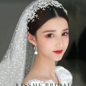 Silver Floral Crystal Bridal Headband Sparkly Wedding Hair Accessory with Beaded Veil
