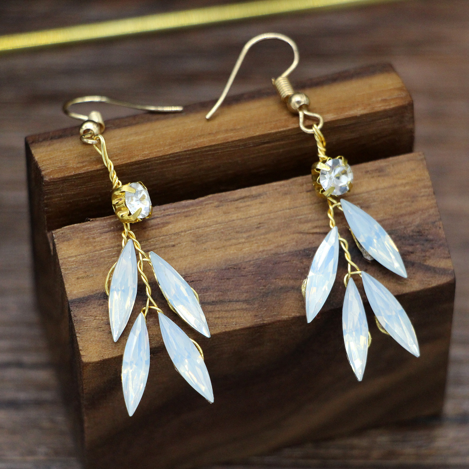 Gold Wire Leaf Pearl Bridal Headpiece Matching Drop Earrings Jewelry Set for Wedding Elegant Styling - Image 5