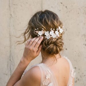 Elegant White Flower Hair Comb, Wedding Side Comb with Pearls & Leaves